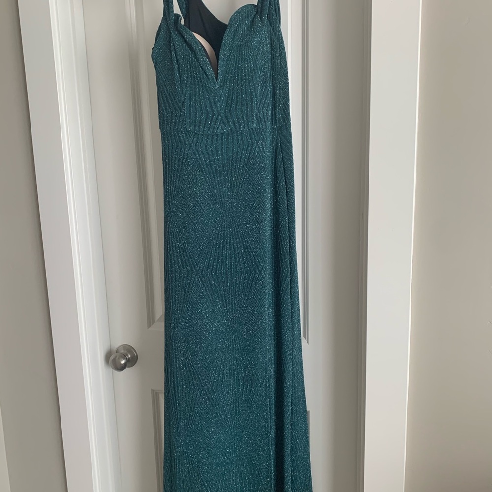 Elegant Sparkly Emerald Green Dress